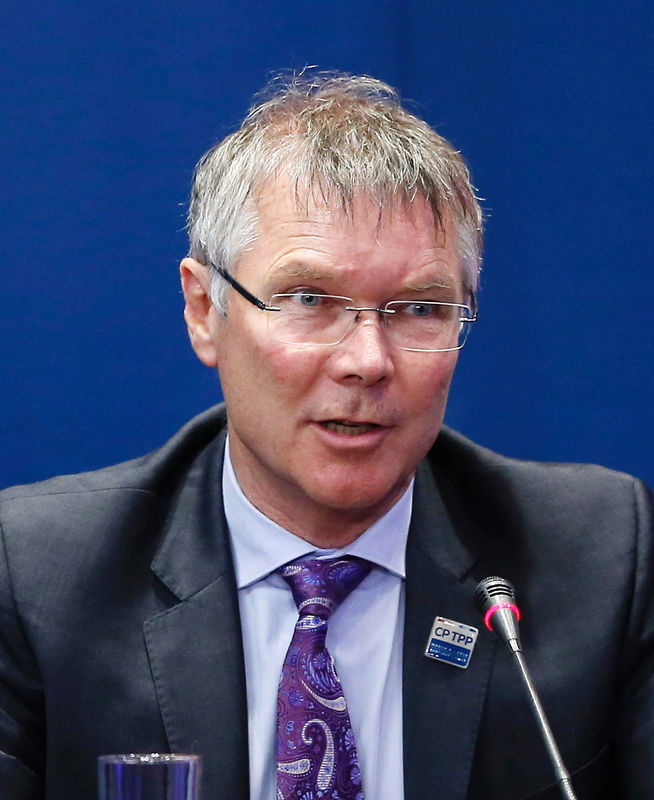 © Reuters. FILE PHOTO: New Zealand's Minister for Trade and Export Growth David Parker speaks during the signing agreement ceremony for the Trans-Pacific Partnership (TPP) trade deal, in Santiago