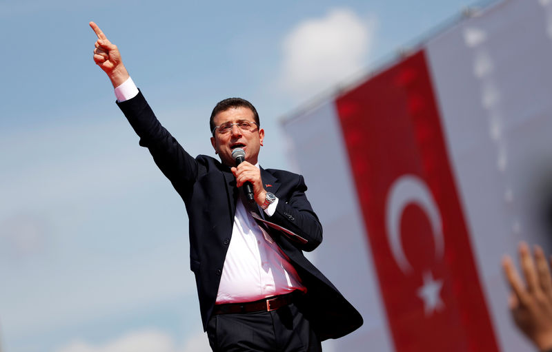 © Reuters. مجلس الانتخابات في تركيا يبدأ تقييم طلب إعادة انتخابات اسطنبول
