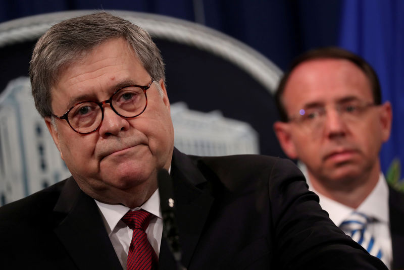 © Reuters. El fiscal general de Estados Unidos, William Barr, ofrece una conferencia de prensa en Washington tras el final de la investigación sobre interferencia electoral de Rusia en 2016. Foto de archivo, abril 2019. REUTERS/Jonathan Ernst.