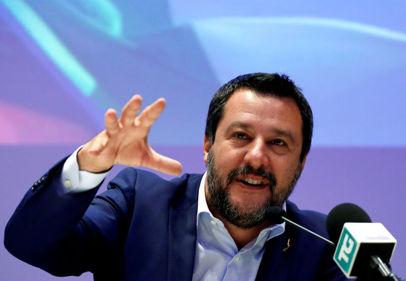 © Reuters. FILE PHOTO: Matteo Salvini, Italy's Deputy Prime Minister and leader of the far-right League Party, gestures as he launches campaigning for the European elections