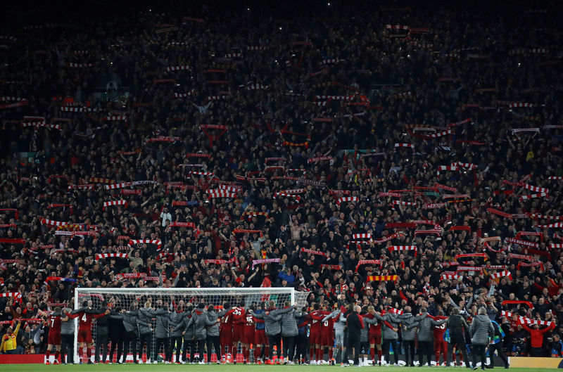 © Reuters. ليفربول في نهائي دوري الأبطال بعد واحدة من أعظم الانتفاضات في البطولة