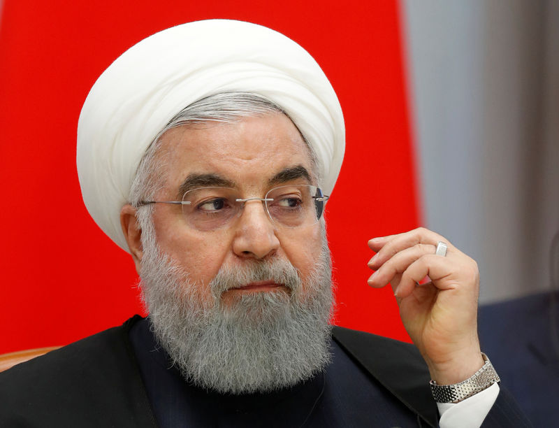 © Reuters. روحاني يهدد بتخصيب اليورانيوم إذا لم تف القوى العالمية بتعهداتها