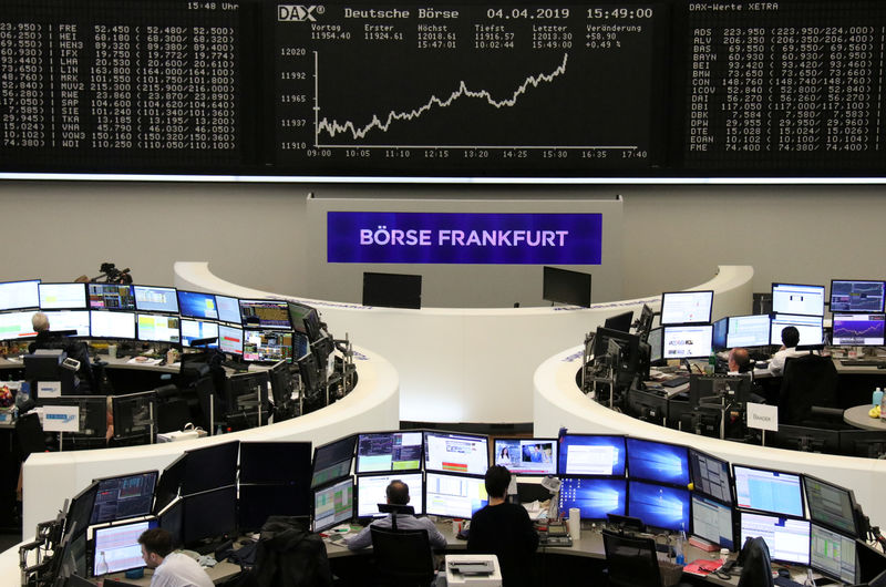 © Reuters. The German share price index DAX graph at the stock exchange in Frankfurt