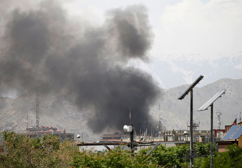 © Reuters. مسؤولون: انفجار سيارة ملغومة في كابول مستهدفة منظمة إغاثة دولية