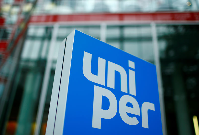 © Reuters. A logo of German energy utility company Uniper SE