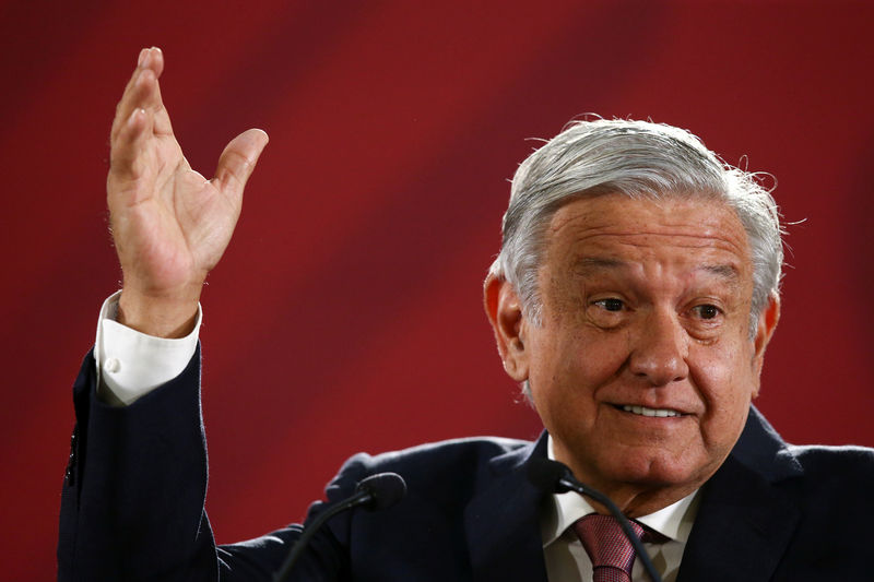 © Reuters. FILE PHOTO: Mexico's President Obrador attends a news conference in Mexico City