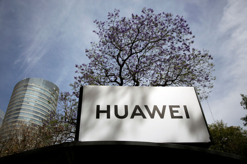 © Reuters. The Huawei logo is seen at a bus stop in Mexico City