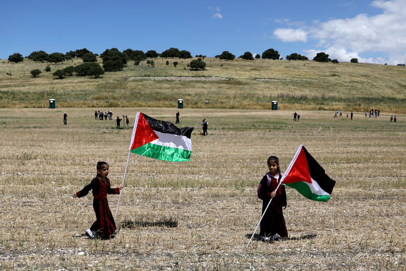 © Reuters. تحقيق- الأقلية العربية في إسرائيل تتمسك بالهوية الفلسطينية