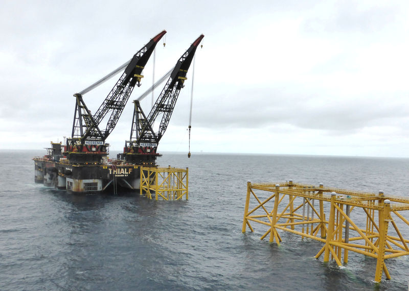 © Reuters. FILE PHOTO: A view of Equinor's oil platform in Johan Sverdrup oilfield in the North Sea