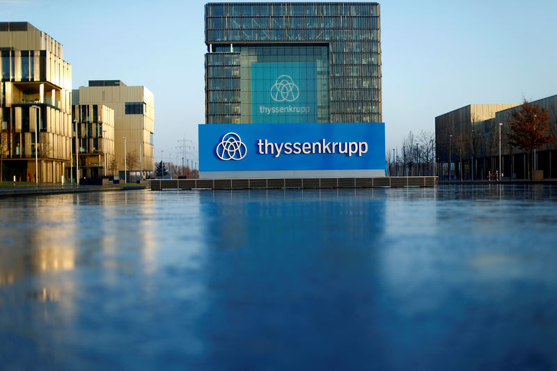 © Reuters. FILE PHOTO: A logo of Thyssenkrupp AG is pictured at the company's headquarters in Essen