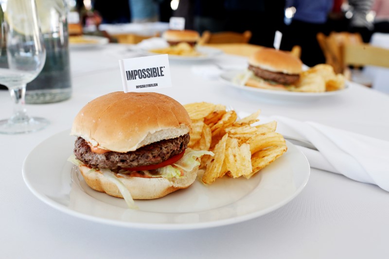 © Reuters. FILE PHOTO: The completed plant-based hamburger is displayed during a media tour of Impossible Foods labs and processing plant in Redwood City, California