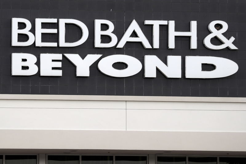 © Reuters. FILE PHOTO: A Bed Bath & Beyond store logo is pictured on a building in Boca Raton, Florida