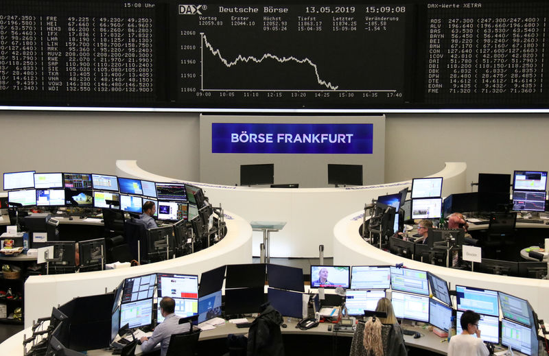 © Reuters. The German share price index DAX graph at the stock exchange in Frankfurt