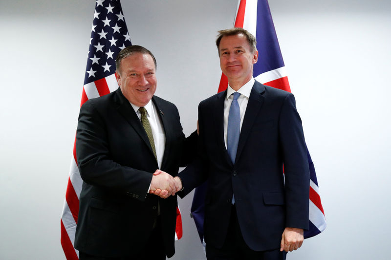 © Reuters. بريطانيا تحذر من صراع أمريكي إيراني وبومبيو يلتقى مع الأوروبيين