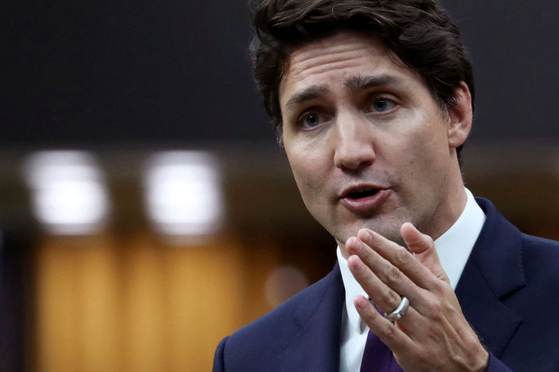 © Reuters. FILE PHOTO: Canada's PM Trudeau speaks in the House of Commons on Parliament Hill in Ottawa