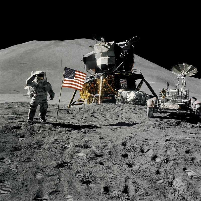 © Reuters. FILE PHOTO: Astronaut James Irwin gives a military salute while standing beside the U.S. flag during the Apollo 15 mission on the moon