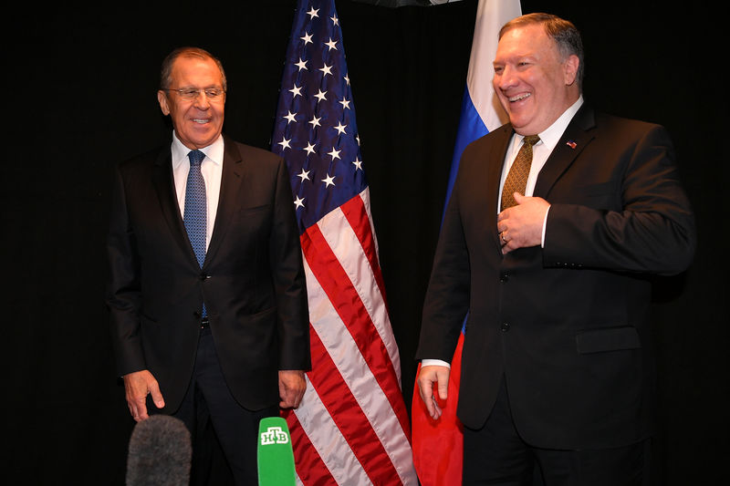 © Reuters. U.S. Secretary of State Mike Pompeo and Russia's Foreign Minister Sergei Lavrov arrive to talk to the press as they meet on the sidelines of the Arctic Council Ministerial Meeting in Rovaniemi