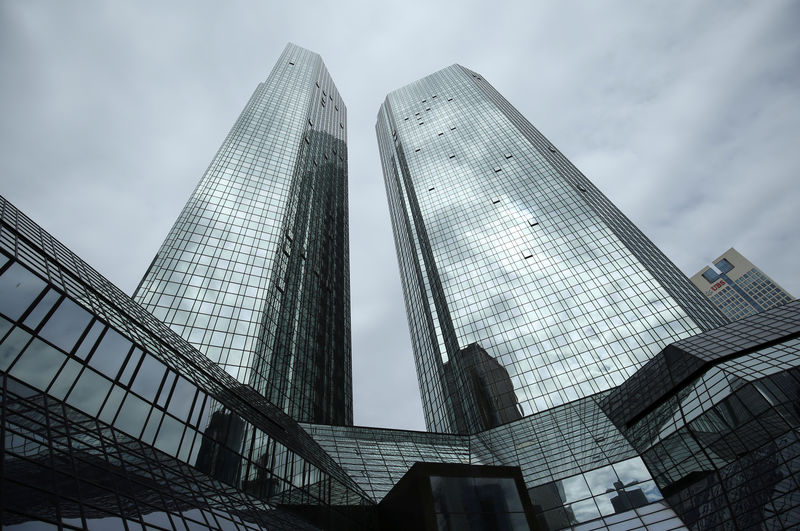 © Reuters. The Deutsche Bank headquarters are pictured in Frankfurt