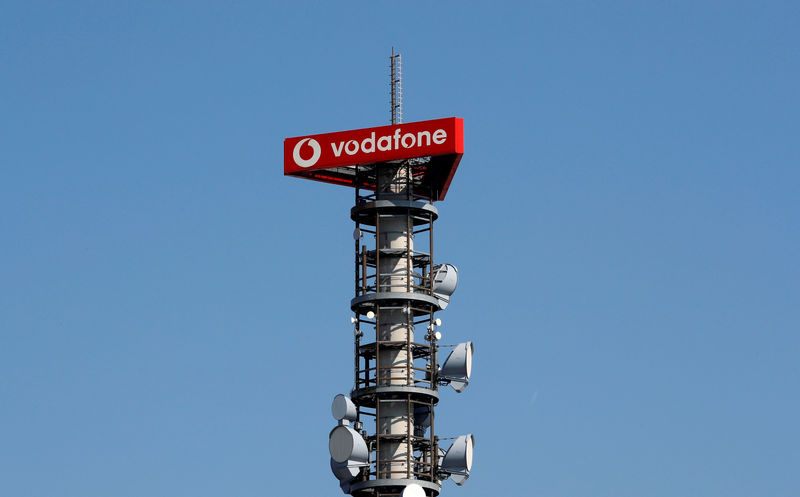 © Reuters. Different types of 4G, 5G and data radio relay antennas for mobile phone networks are pictured on a relay mast operated by Vodafone in Berlin