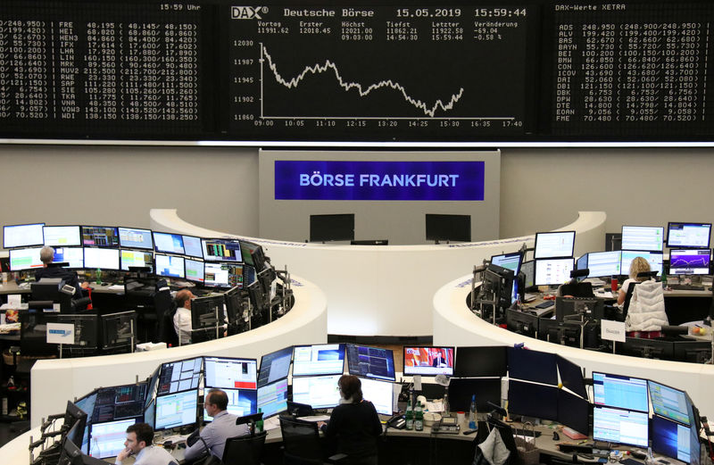 © Reuters. The German share price index DAX graph at the stock exchange in Frankfurt