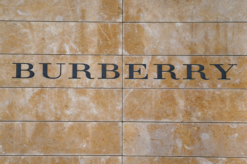 © Reuters. A Burberry logo is seen outside the store on 5th Ave in New York