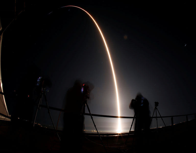 © Reuters. Lançamento de um foguete da SpaceX em Cabo Canaveral na Flórida
