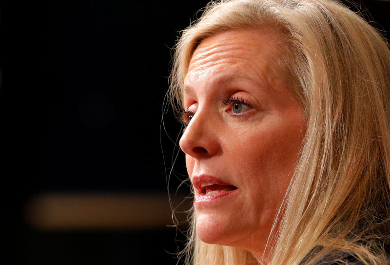© Reuters. Federal Reserve Board Governor Lael Brainard speaks at the John F. Kennedy School of Government at Harvard University in Cambridge