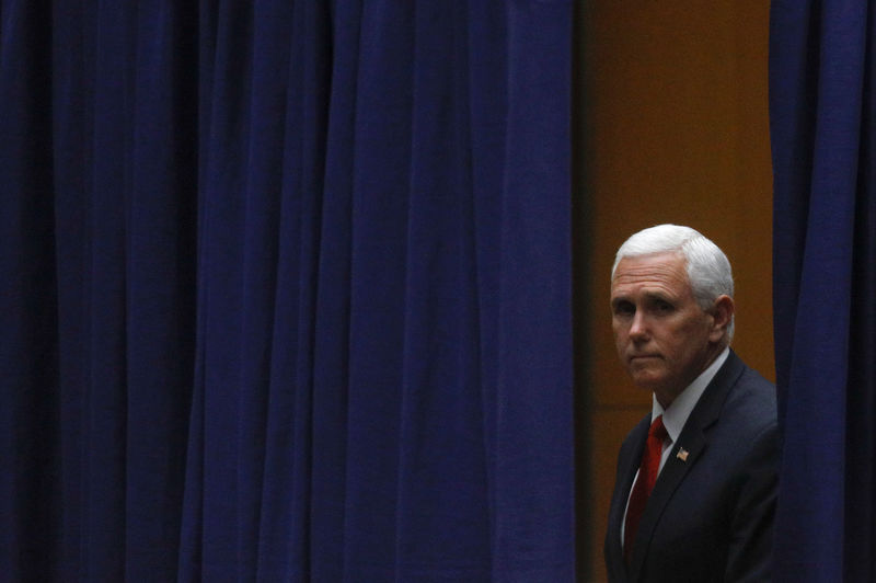 © Reuters. FILE PHOTO - U.S. Vice President Pence arrives to speak at the Americas Society / Council of the Americas 49th Washington Conference on the Americas at the U.S. State Department, in Washington