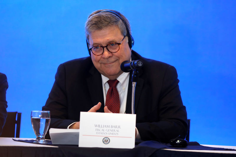 © Reuters. U.S. Attorney General William Barr participates in a news conference after a meeting with Attorney Generals of Northern Triangle of Central America in San Salvador