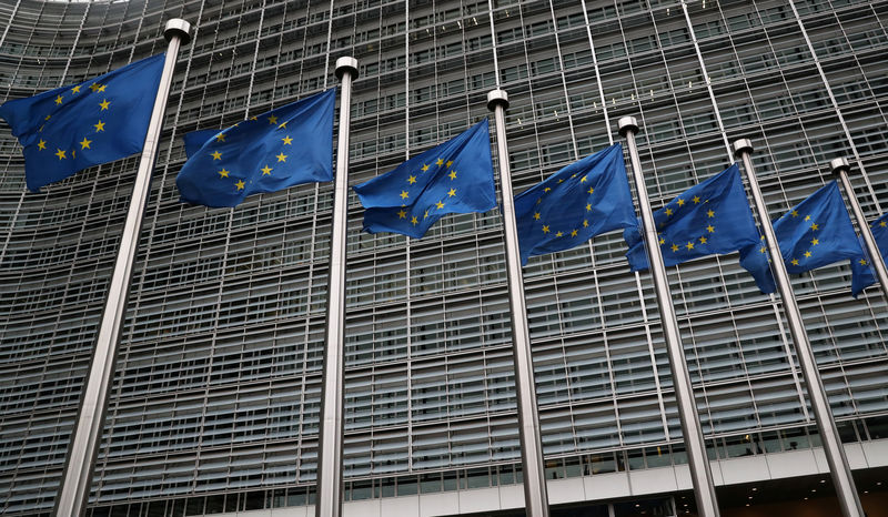 © Reuters. EU flags fly outside the European Commission headquarters in Brussels