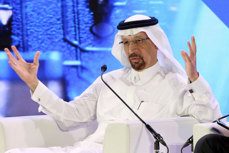 © Reuters. FILE PHOTO: Saudi Minister of Energy Khalid al-Falih speaks during financial sector conference in Riyadh