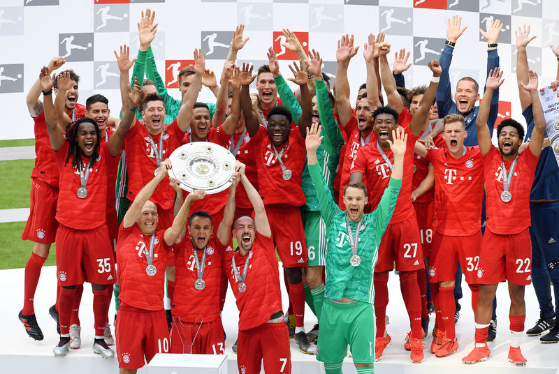 © Reuters. بايرن ميونيخ يحرز لقب الدوري الألماني للمرة السابعة على التوالي