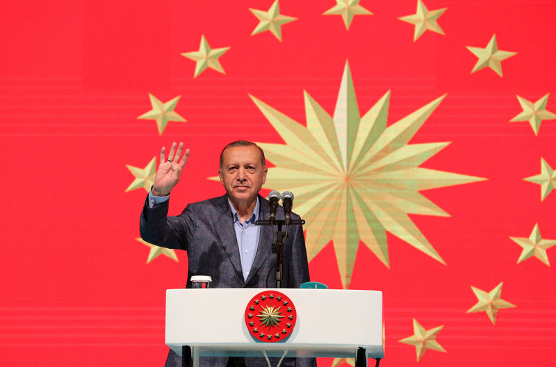 © Reuters. أردوغان: سيتم إحباط مناورات الغرب الاقتصادية بعد انتخابات اسطنبول