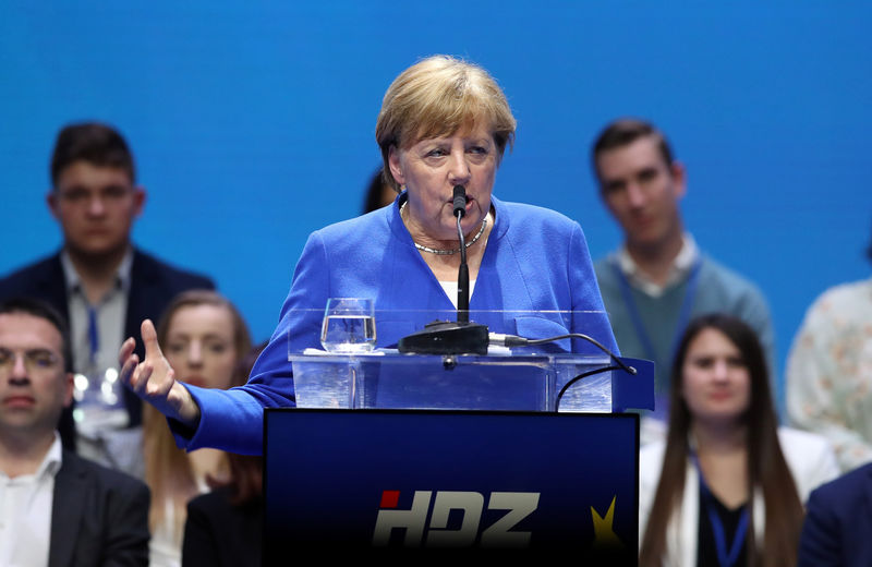 © Reuters. ميركل تدعو أوروبا للتصدي لأحزاب اليمين المتطرف