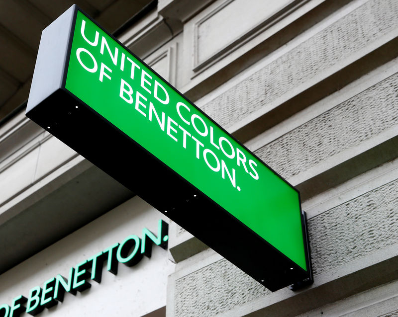 © Reuters. The logo of Italian fashion group Benetton is seen at a store in Zurich