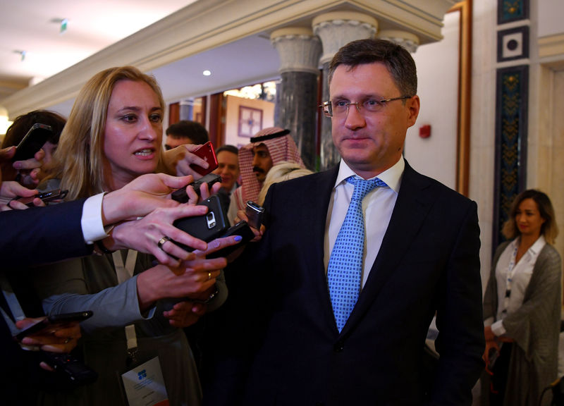 © Reuters. Russian Energy Minister Alexander Novak attends before OPEC 14th Meeting of the Joint Ministerial Monitoring Committee in Jeddah
