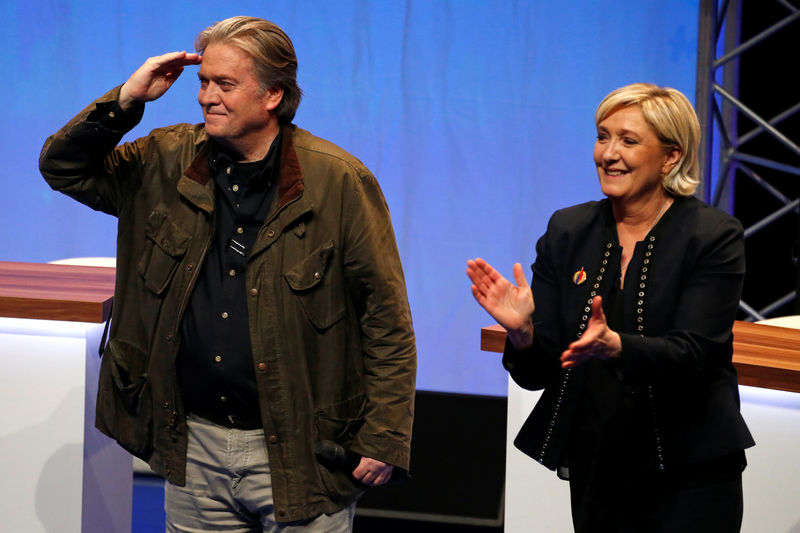 © Reuters. Marine Le Pen, National Front political party leader, and Former White House Chief Strategist Steve Bannon attend the party's convention in Lille