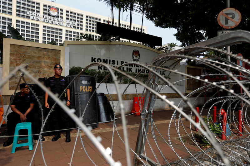 © Reuters. السلطات الإندونيسية تكثف من إجراءات الأمن قبل إعلان نتيجة الانتخابات الرئاسية