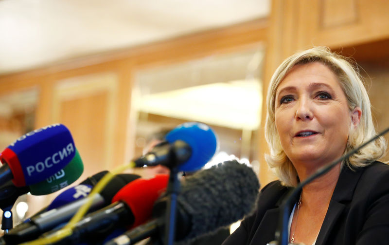 © Reuters. MARINE LE PEN CONDAMNE UNE "FAUTE LOURDE" DE STRACHE