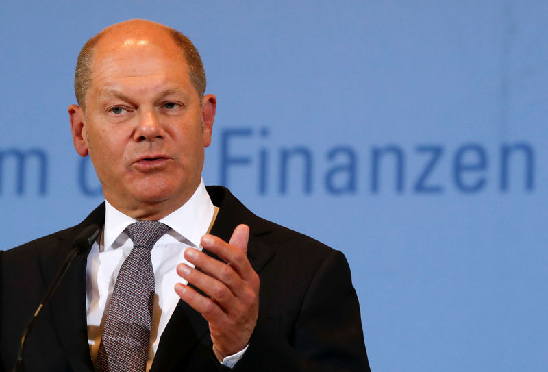© Reuters. Finance Minister Olaf Scholz addresses a news conference to present the results of the latest tax revenue estimate in Berlin