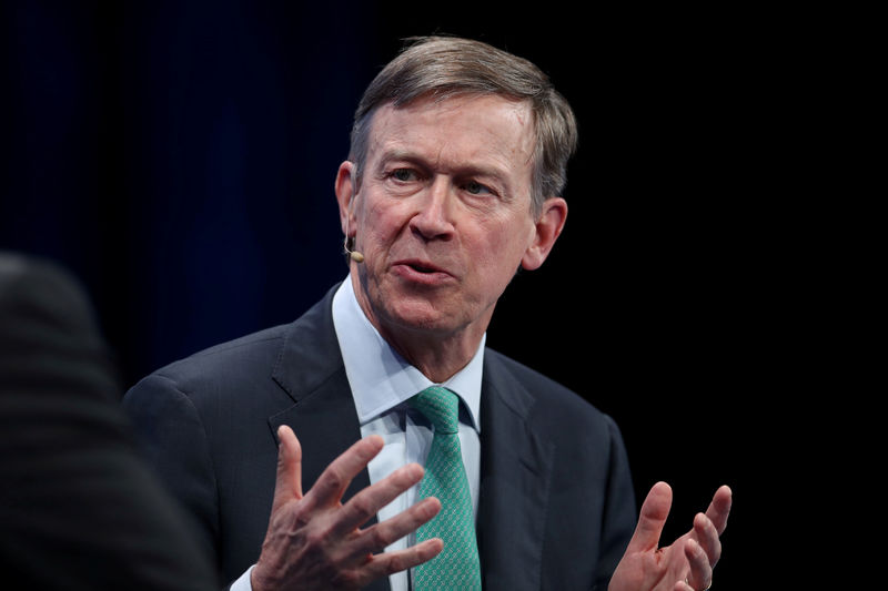 © Reuters. FILE PHOTO: U.S. Democratic presidential candidate Hickenlooper speaks at the 2019 Milken Institute Global Conference in Beverly Hills