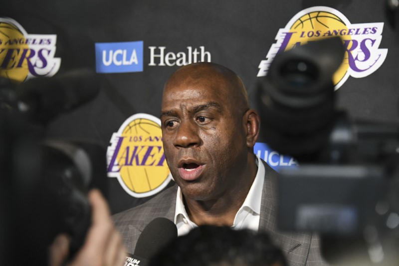 © Reuters. FILE PHOTO:  NBA: Portland Trail Blazers at Los Angeles Lakers