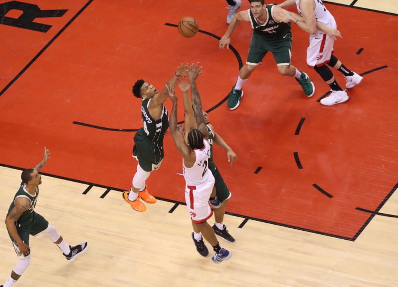© Reuters. NBA: Playoffs-Milwaukee Bucks at Toronto Raptors