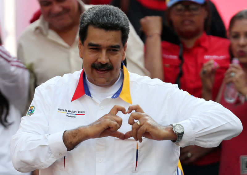 © Reuters. El presidente de Venezuela, Nicolás Maduro, encabeza un acto en Caracas.