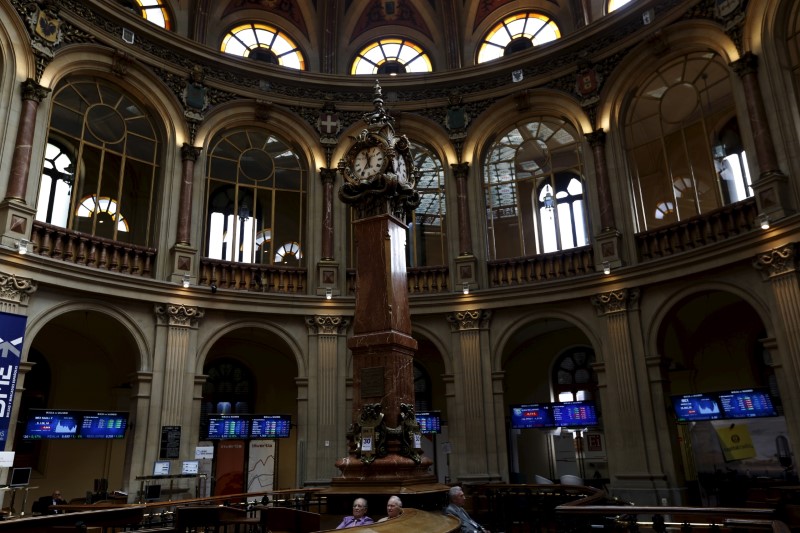 © Reuters. En la imagen, el interior de la Bolsa de Madrid