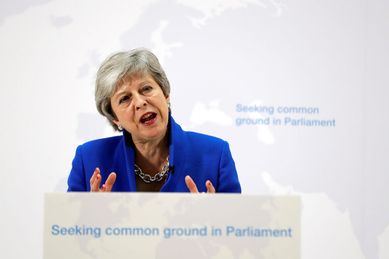 © Reuters. Britain's Prime Minister Theresa May delivers a speech on Brexit in London