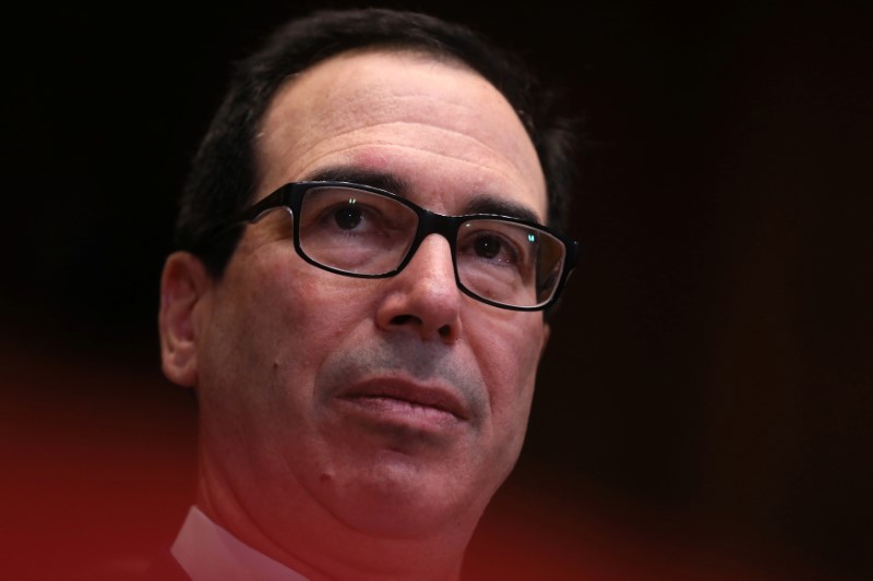 © Reuters. O secretário do Tesouro dos EUA, Steven Mnuchin, durante audiência em subcomitê do Senado, em Washington