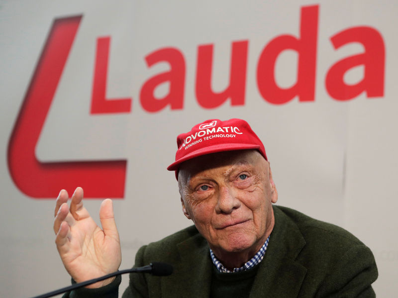 © Reuters. FILE PHOTO:  Niki Lauda addresses a news conference in Vienna