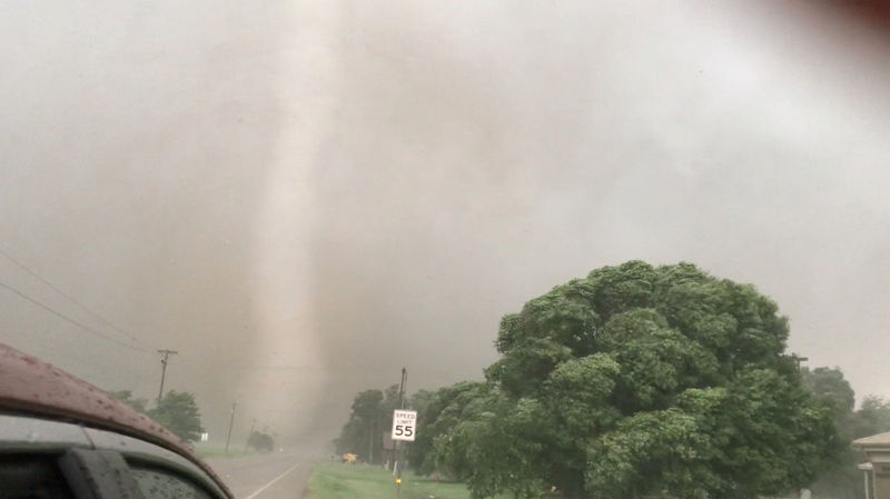 © Reuters. Tornado em Mangum, Oklahoma