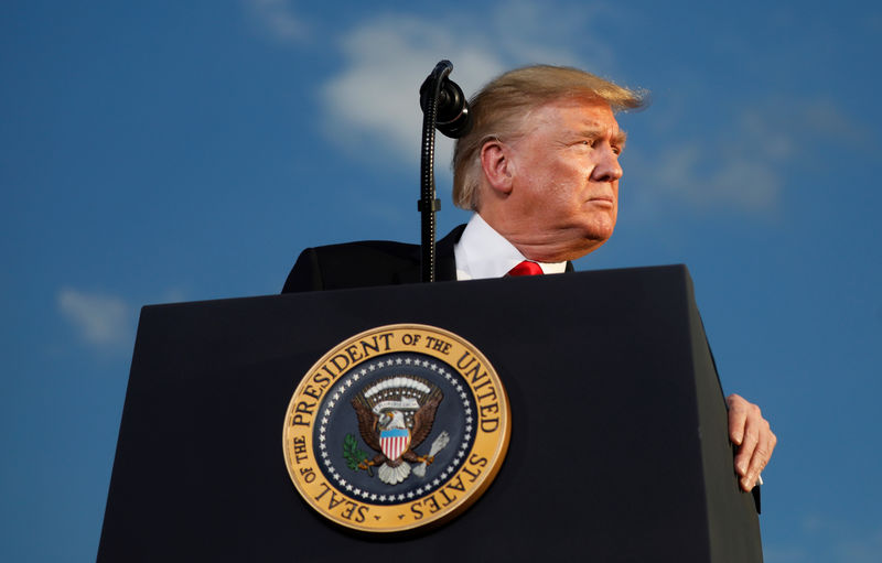 © Reuters. FILE PHOTO - U.S. President Donald Trump addresses a Trump 2020 re-election campaign rally in Montoursville, Pennsylvania